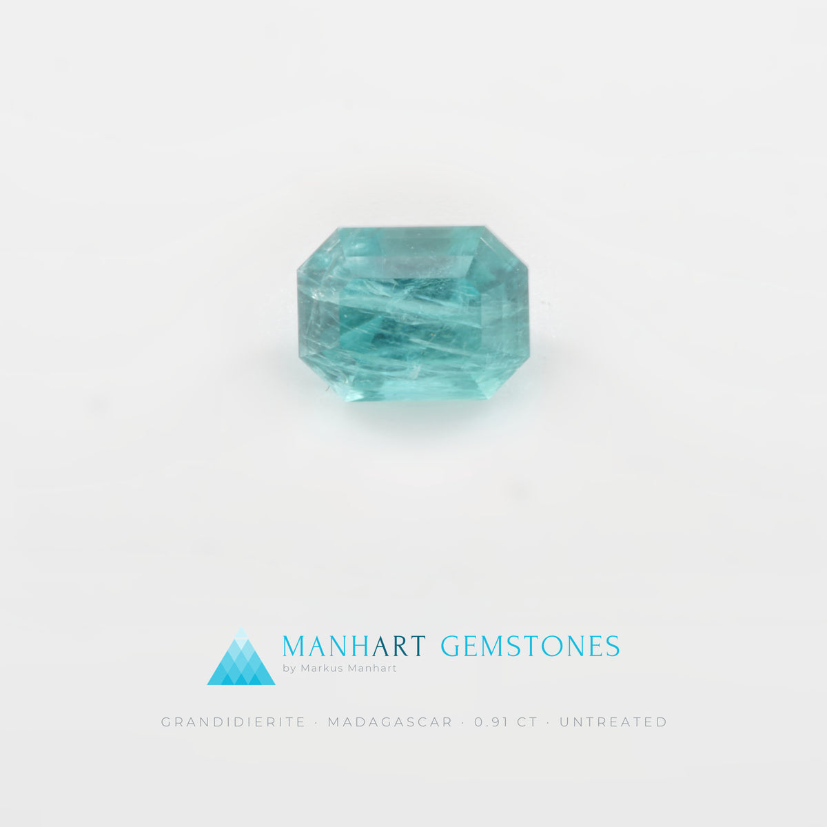 Grandidierit 0,91 ct im Rechteckschliff aus Madagaskar, unbehandelt