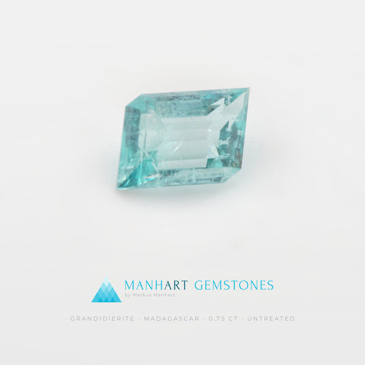 Grandidierit 0,75 ct im Fantasieschliff aus Madagaskar, unbehandelt