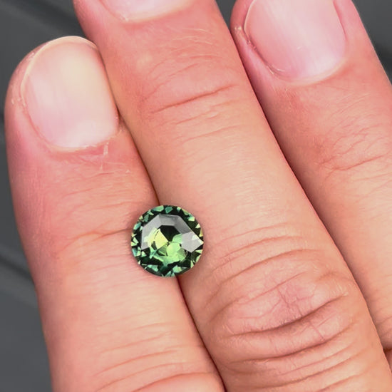 Video: Saphir 2,82 ct im Rundschliff in Bewegung