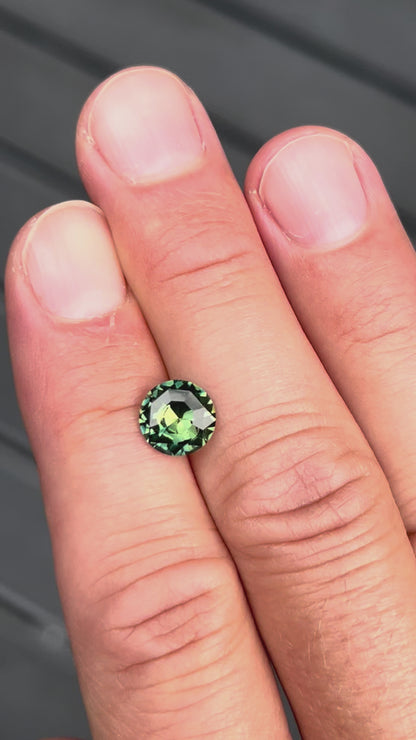 Video: Saphir 2,82 ct im Rundschliff in Bewegung